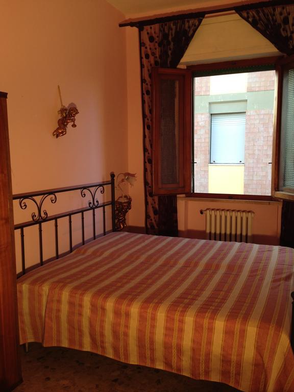 Hotel Stanza Bellaria Pontedera Habitación foto