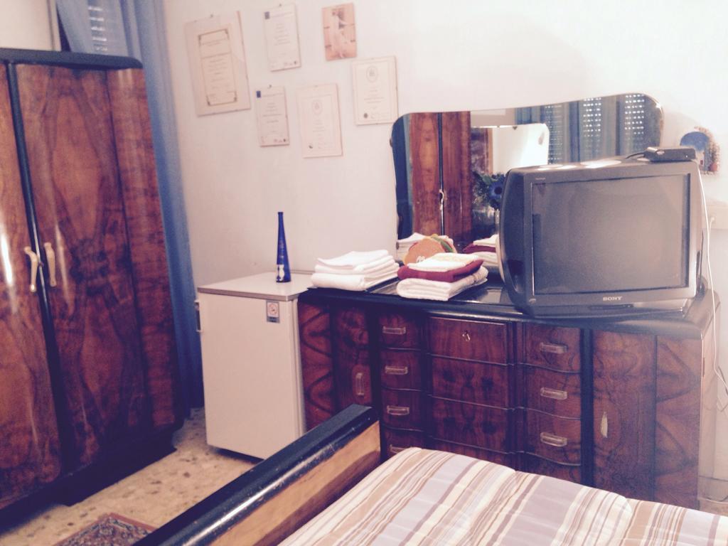 Hotel Stanza Bellaria Pontedera Habitación foto